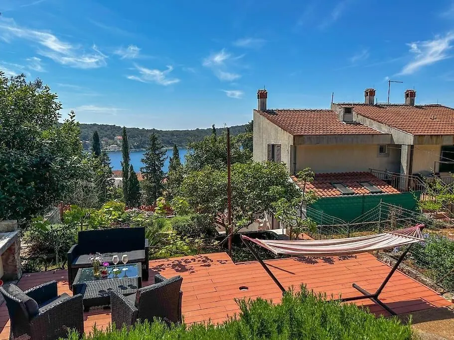 Seaside Garden Apartment Losinj location